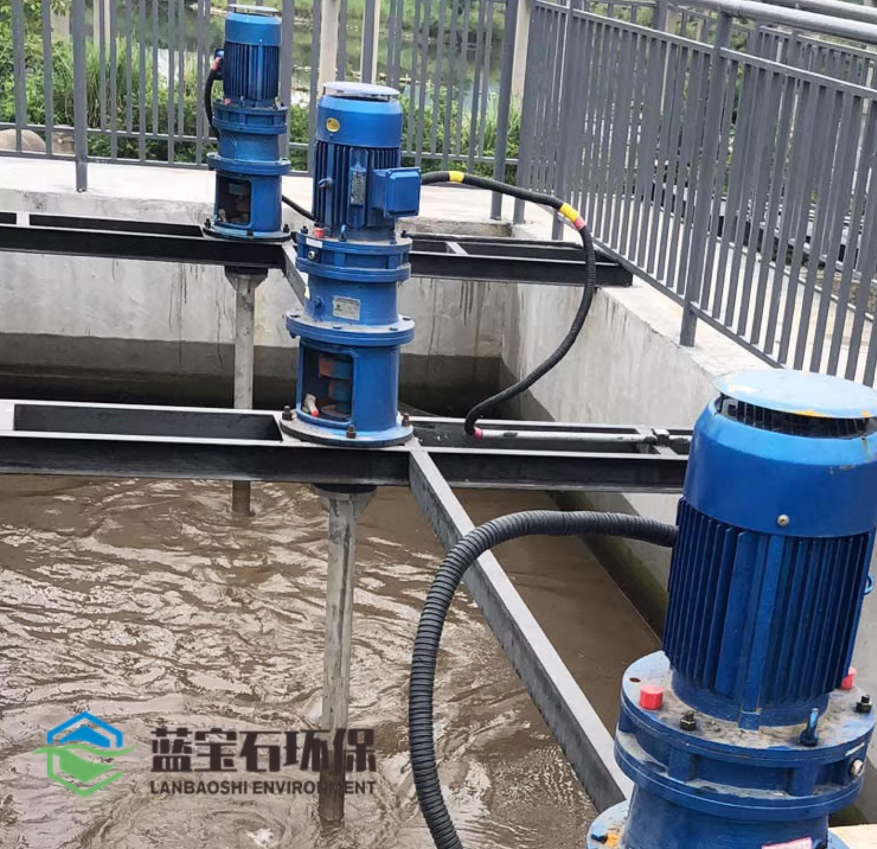 南京藍(lán)寶石環(huán)保與深圳某環(huán)保科技達(dá)成漿式攪拌機(jī)設(shè)備合作