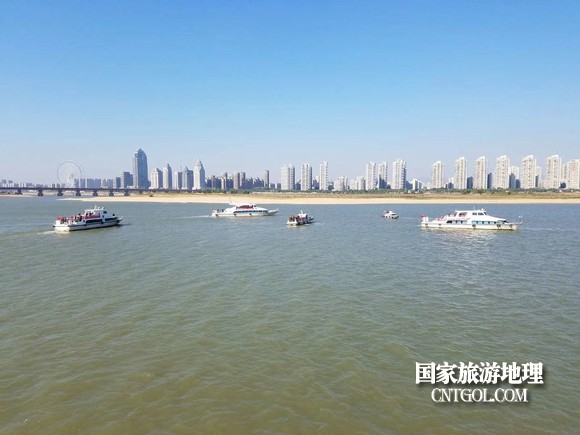 江西開展呵護一湖清水，嚴厲打擊非法采砂行動（圖）